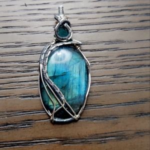 Labradorite Silver Wire Wrap pendant